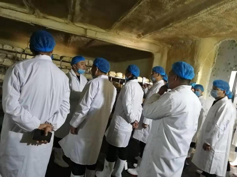 1575452169657255.png 各協(xié)會考察團參觀豆香緣生產(chǎn)車間_副本.png